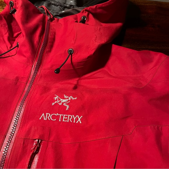 Arc’teryx Alpha SV Men’s Small - Picture 3 of 13